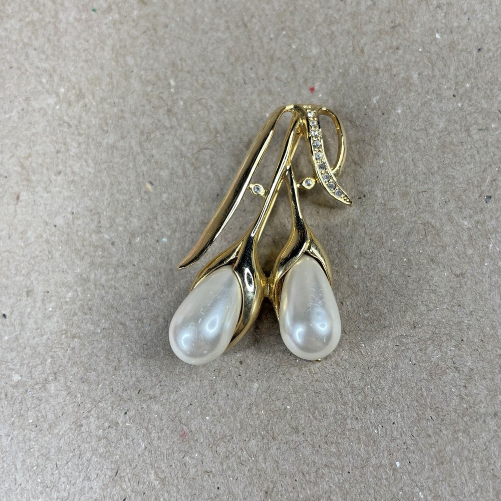 Vintage Faux Pearls And Rhinestones Brooch‎ Pin Gold Tone Calla Lily Flowers